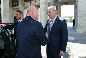 TBMM Başkanı Kurtulmuş, Avusturya Şansölyesi Stocker ile Görüşlerini İletti