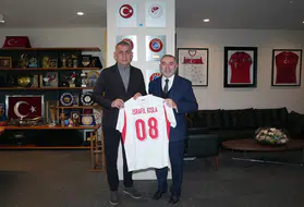 İsrafil Kışla, TFF Başkanı Hacıosmanoğlu’nu makamında ziyaret etti