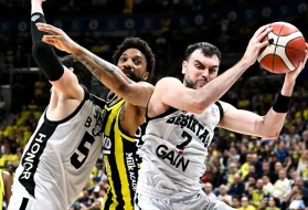 Fenerbahçe'yi deplasmanda deviren Beşiktaş GAİN final serisinde öne geçti
