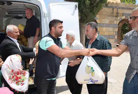 Hatay'da bereket sofralara taştı: 100 ton kavun ihtiyaç sahiplerine ulaştırıldı