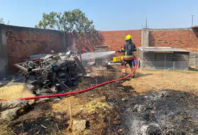 Altıeylül'de iş yeri bahçesinde yangın: 13 personel müdahale etti
