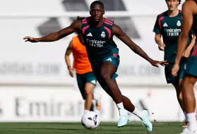 Konaté, Real Madrid'de şans bekliyor: İki yıldız sakat, üç stoper mücadelesi başladı!