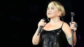 Sezen Aksu'nun 50. sanat yılındaki yeni albümü "Paşa Gönül Şarkıları"