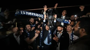 Erzurumspor'un İstanbul Boğazı'ndaki unutulmaz şampiyonluk kutlaması!
