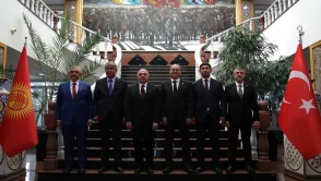 MHP Genel Başkan Yardımcısı Topsakal Cengiz Aytmatov anısına Kırgızistan-Türkiye Manas Üniversitesi'ni ziyaret etti!