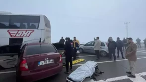 Sivas Gemerek'te sisli havada zincirleme trafik kazası