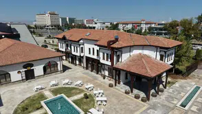 Malatya'nın tarihi kerpiç evleri sosyal yaşamın kalbi oluyor