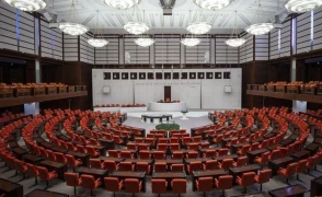 Muhalefetin 4 önerisi TBMM'de reddedildi AK Parti'nin önerisi kabul edildi