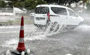 Meteoroloji uyardı: Yarından itibaren sıcaklıklar düşüyor, sağanak geliyor