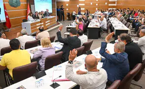 Bornova'dan dört kıtaya uzanan belediyecilik hamlesi