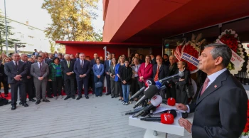 Özgür Özel TEB Eczacılık Tarihi ve Güzel Sanatları Müzesi'ni açtı