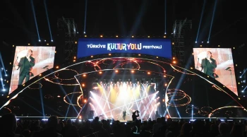 İzmir Kültür Yolu Festivali'nde Kubat'tan muhteşem kapanış