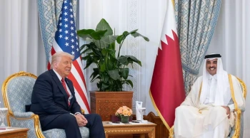 Trump, Katar'da tarihi anlaşmaları imzaladı: 1,2 Trilyon Dolar ve yeni hediye tartışmaları