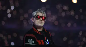 Ünlü elektronik müzik sanatçısı Kavinsky Paris'te yaşamını yitirdi, ölüm nedeni araştırılıyor