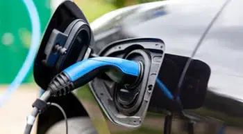 İngiltere, 2035 sıfır emisyon hedefi için elektrikli araç planını yeniden değerlendiriyor