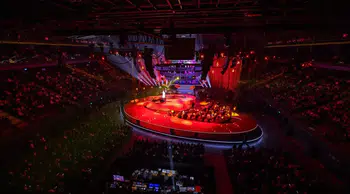 Ebru Yaşar’dan Volkswagen Arena’da 360 derece sahne şovu