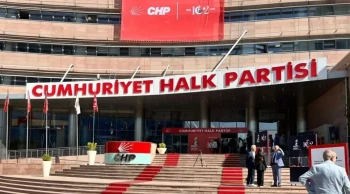 Cumhuriyet Halk Partisi'nin kurultay davası ertelendi: Neden bu kadar çok tartışma var?