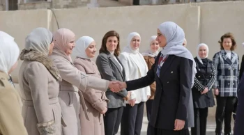 Suriye Cumhurbaşkanı'nın eşi El-Durubi, Daraya'daki El-İbda Okulu'nu ziyaret etti