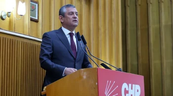 Özgür Özel'den kritik mesajlar: İran'a destek, ekonomi değerlendirmesi ve muhalefet belediyelerine yönelik operasyonlar eleştirisi!