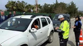 Bodrum'da bayram yoğunluğu: 25 bin araç bir günde giriş yaptı