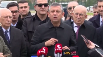 Özgür Özel’den AK Parti’ye ironik göndermeler: "Tosuncuk" ve "şak şak şak" nereye kadar gidecek?