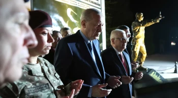 Cumhurbaşkanı Erdoğan'dan şehit Ömer Halisdemir’in kızıyla duygusal anma ve askerlerle iftar