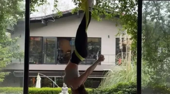 İlayda Alişan'dan sosyal medyayı sallayan yoga paylaşımı! En zorlu pozları bile soğukkanlılıkla yaptı