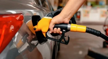 Akaryakıtta gece yarısı tarihi indirim: Motorin fiyatları düştü!