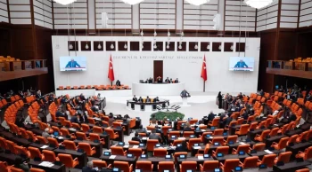 Mecliste tarih yazan yetersiz katılım: kritik yasalar ertelendi mi?