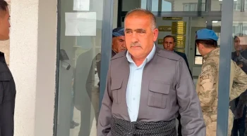 Derecik Belediyesi yeniden AK Parti'ye geçti
