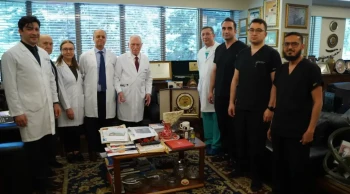 Prof. Dr. Mehmet Haberal’ı dünya ayakta alkışlıyor