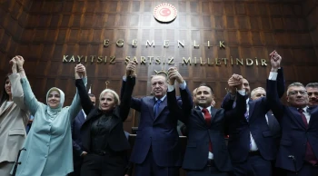 Siyasette flash transfer: Nimet Özdemir AK Parti'ye katıldı