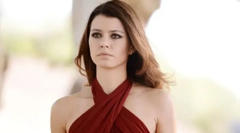 Beren Saat’in ilk albümü “Exuberance” lansmanı ünlü isimlerin katılımıyla gerçekleşti