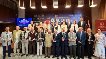 Türkiye Gazeteciler Cemiyeti 80. yılını kutladı: Kıdemli gazetecilere onur plaketi verildi