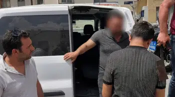 Erzurum'da çatıda satırlı eylem: Firari hükümlü polisi alarma geçirdi