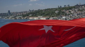 Köprülere Türk bayrağı asıldı