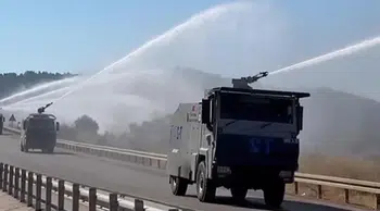 Emniyetin demir yumruğu ormanları kurtardı: TOMA'lar bu kez yangın cephesinde