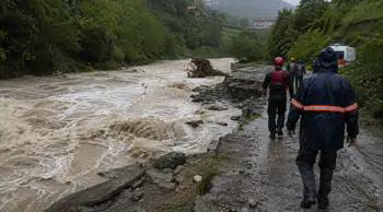 Giresun'da sel felaketi: Anne ve iki kızı kayıp
