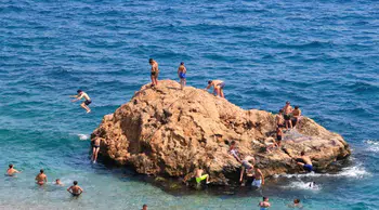 Antalya’da nemli hava yaşamı olumsuz etkiledi