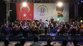 Turgutreis'te Anadolu müziği senfonik bir gecede Bodrumlularla buluştu