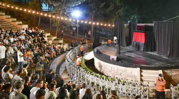 Başkentte sanat rüzgarı: Seğmenler Parkı tiyatro sahnesine dönüştü