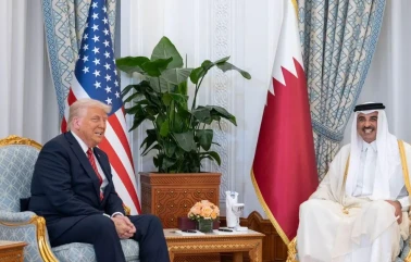 Trump, Katar'da tarihi anlaşmaları imzaladı: 1,2 Trilyon Dolar ve yeni hediye tartışmaları