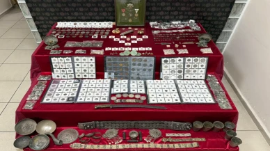 İzmir’de Tarihi Eser Kaçakçılığı : 2 Bin 433 obje ele geçirildi