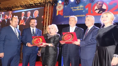 Prof. Dr. Kürşad Zorlu’ya Bükreş’te “Ganire Paşayeva Özel Ödülü” verildi