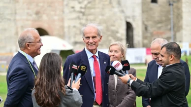 Tolstoy’un torunu dedesinin hapsedildiği Yedikule Hisarı’nı ziyaret etti