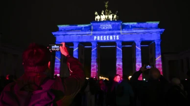 Berlin'de "Birlikte Parlayalım" Temasıyla Işıkların Şöleni