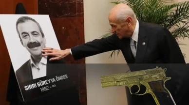 Bahçeli'nin Sırrı Süreyya Önder'e altın kakmalı tabanca hediye ettiği iddia edildi