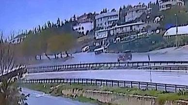 Büyükçekmece'de İETT otobüsü kaygan yolda kontrolden çıktı dehşet anlar