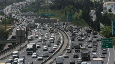 İstanbul'da ilk iş günü ile ara tatil sonrası trafik çileye dönüştü