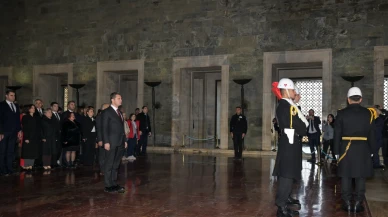 39. Olağan Kurultay heyecanı: CHP Anıtkabir’de mozoleye çelenk bıraktı